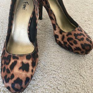 💋Sexy leopard print high heels size 7💘